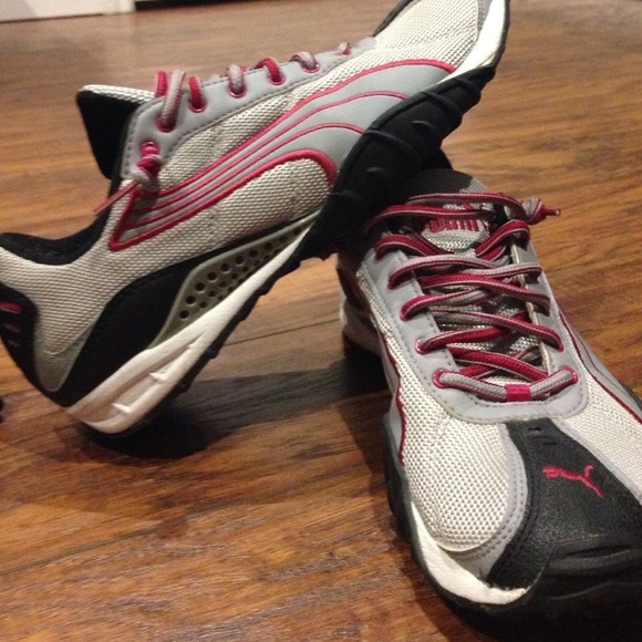 Puma running shoes. Size 9. SUPER COMFY💕💕