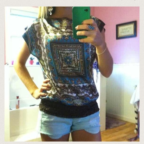 Super cute silky blouse