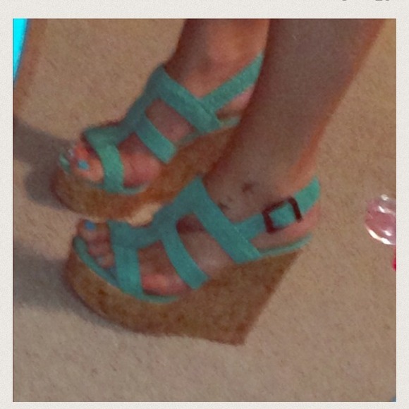 Blue wedges