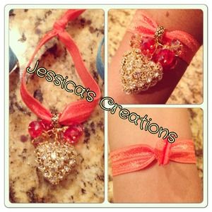 Stretchy charm bracelet