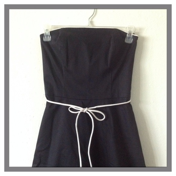 WHITEHOUSEBLACKMARKET BLACK DRESS - Picture 3 of 4