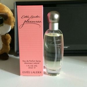 Pleasures (perfume)