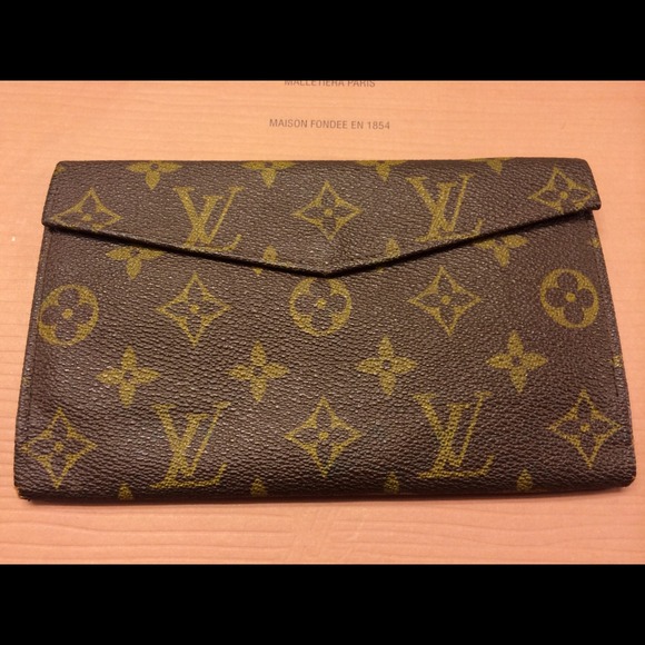 LVwallet vintage.