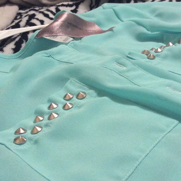 Shirt - Picture 3 of 3