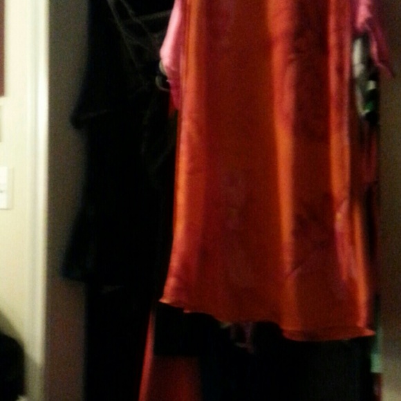Beautiful orange with - Picture 2 of 2