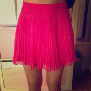 hollister pink loose skirt