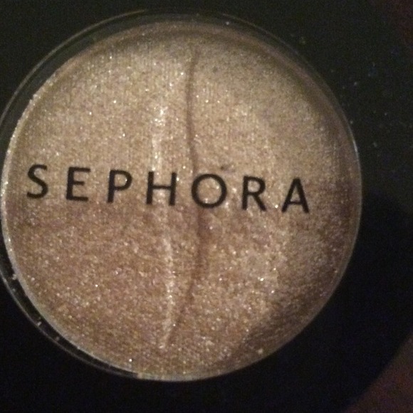 Sephora  eye shadow good as in gold color