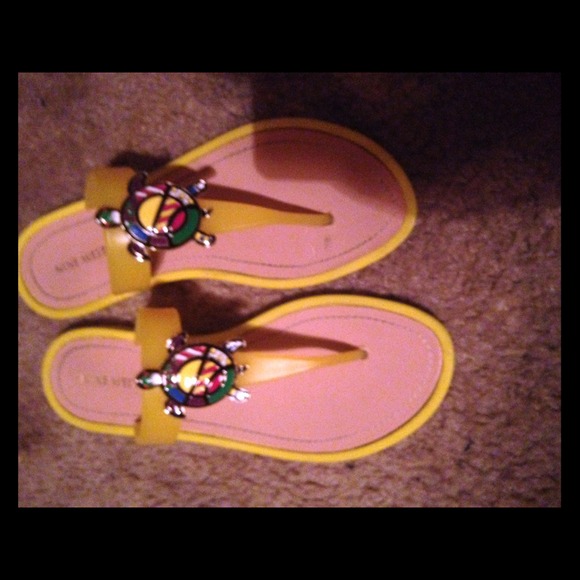 Nine West Turtle Slippers