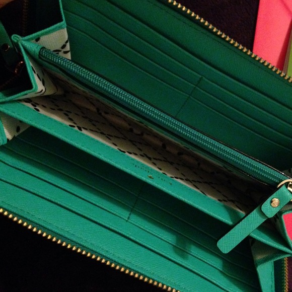 **SOLD**Kate Spade Neda Newbury Lane - Picture 3 of 4