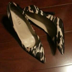 Animal print Guess heels