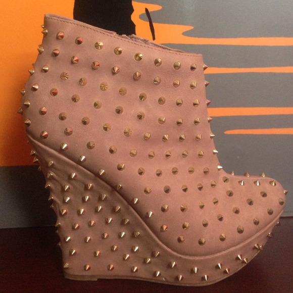 Blush Pink Studded Wedges