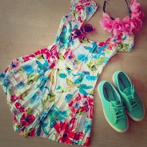 SOLD ❌LF open back romper playsuit