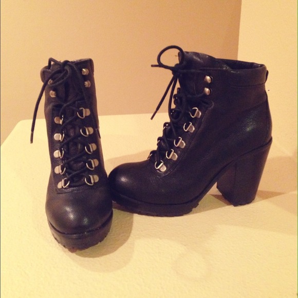 Dolce Vita Shoes - Dolce Vita Laceup Boots