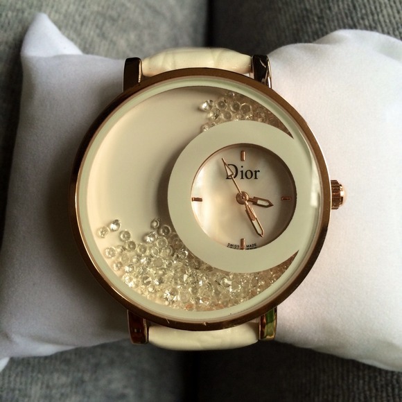 Brand women's wristwatch with rhinestones - Picture 1 of 3