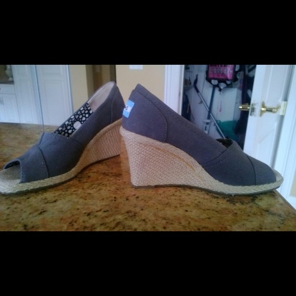 Toms wedges in good condition!