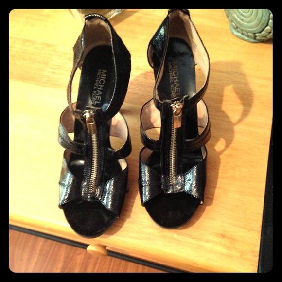 MICHAEL Michael Kors Berkley Patent T-Strap Sandal
