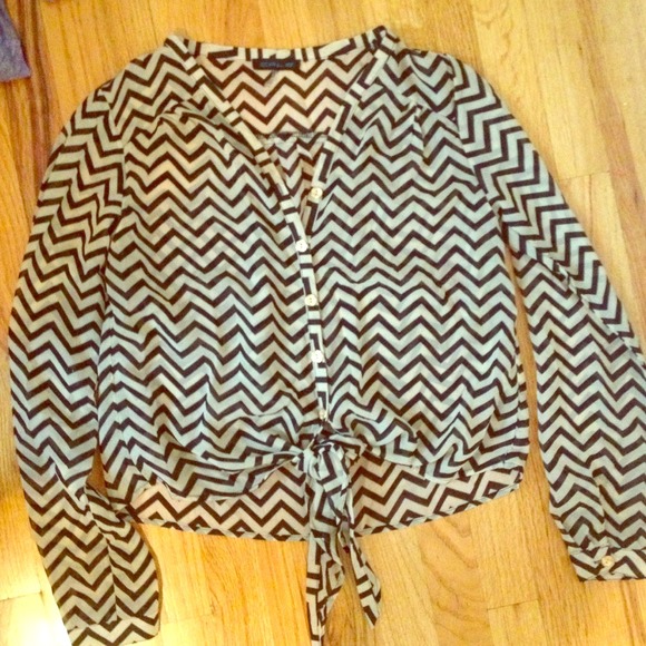 Chevron top! 💜 MARKDOWN!!