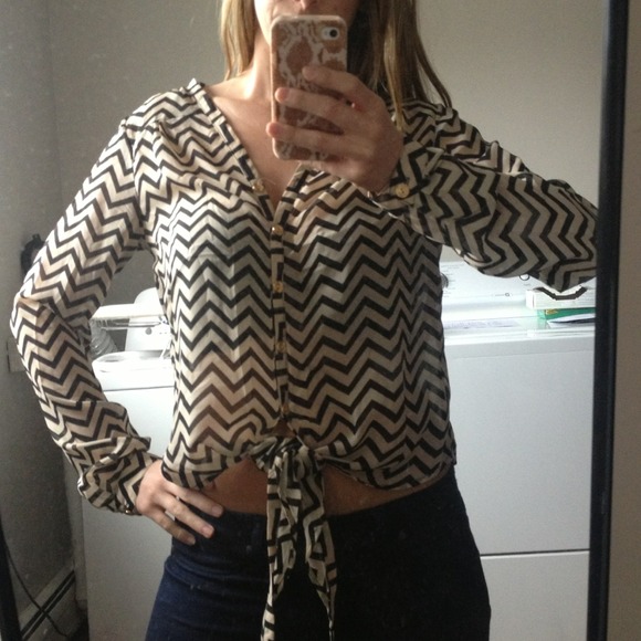 Chevron top! 💜 MARKDOWN!! - Picture 3 of 4