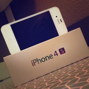 💕verizon iPhone 4s 16gb with otter box💕