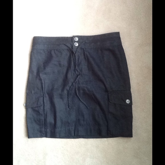 Loft Denim skirt with side pocket.