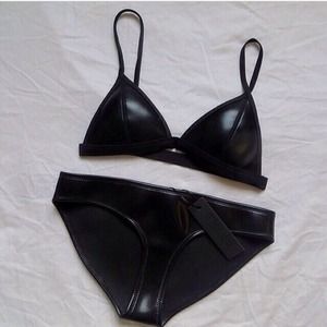Matte black triangl bikini🔴 ON HOLD🔴