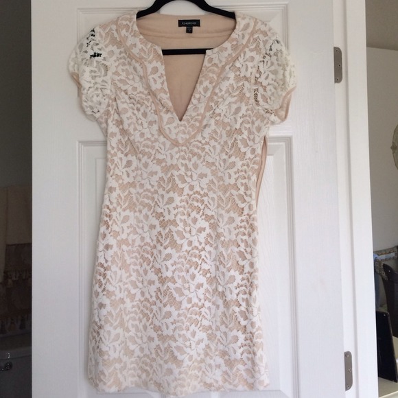 bebe Dresses & Skirts - Floral lace Bebe dress
