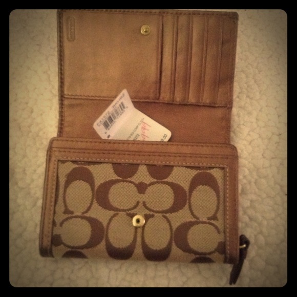 New coach wallet
