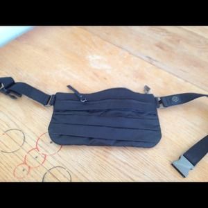 Lululemon fanny pack/green crop bundle