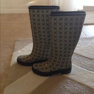 Authentic Tory burch logo rain boots!