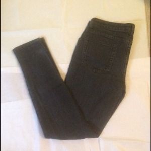 (SOLD) Forever 21 Petite Skinny Jeans - Size 4/27