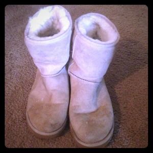 Light tan ugg classic short boots