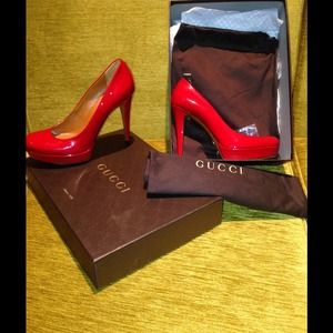 Gucci Vernice Crystal Pump  "Lisbeth"