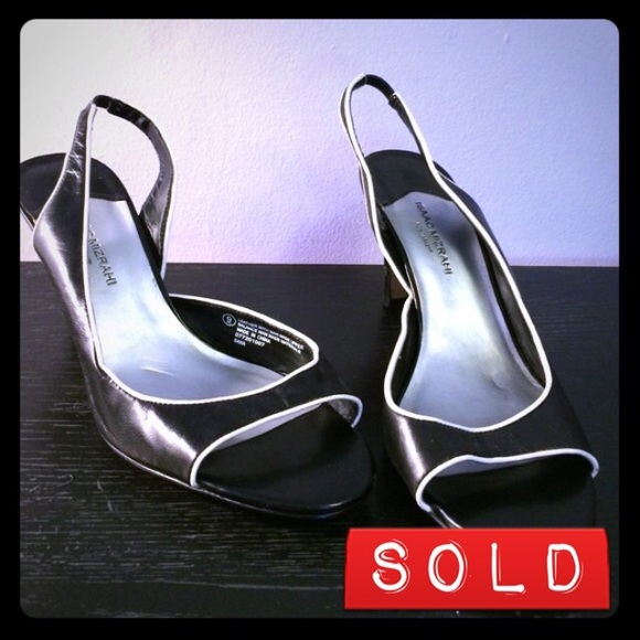 Black & White Isaac Mizrahi Pumps