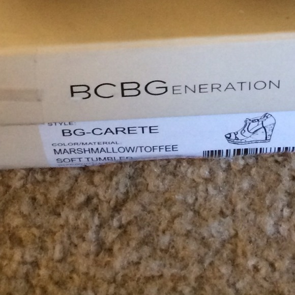 BCBG Generation wedge Sandels - Picture 4 of 4