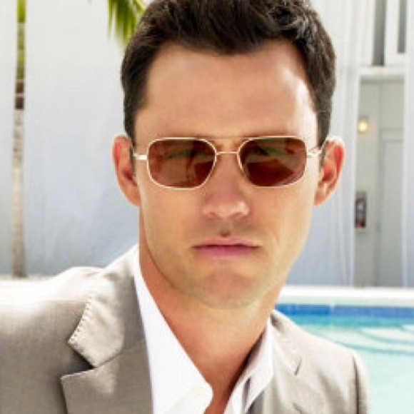 Not a Sale, But Looking for this shades !!