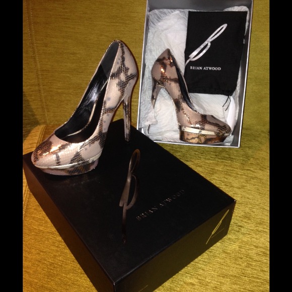 Brian Atwood Fontanne Pump Pewter multi
