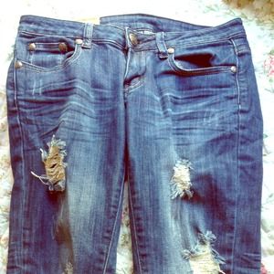 Distressed Capri Jeans