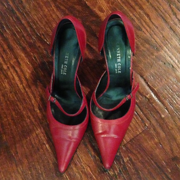 Kenneth Cole gently worn 3 in heel