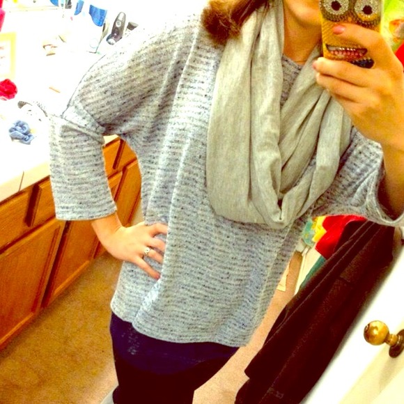 Grey/Blue Top