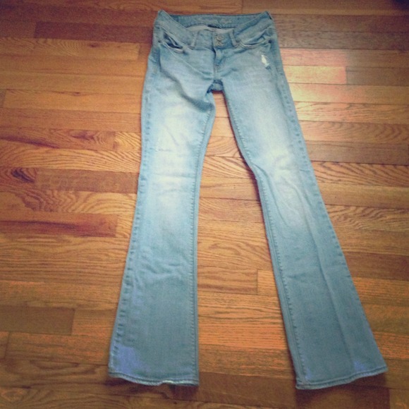 American Eagle artist cut jeans