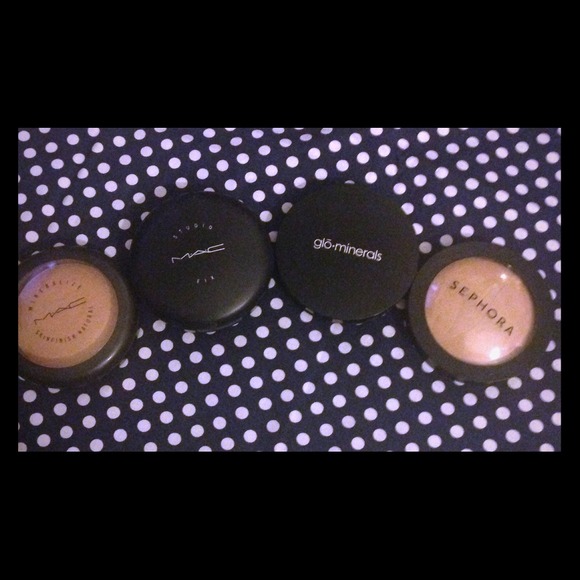 Pressed powder foundation bundle