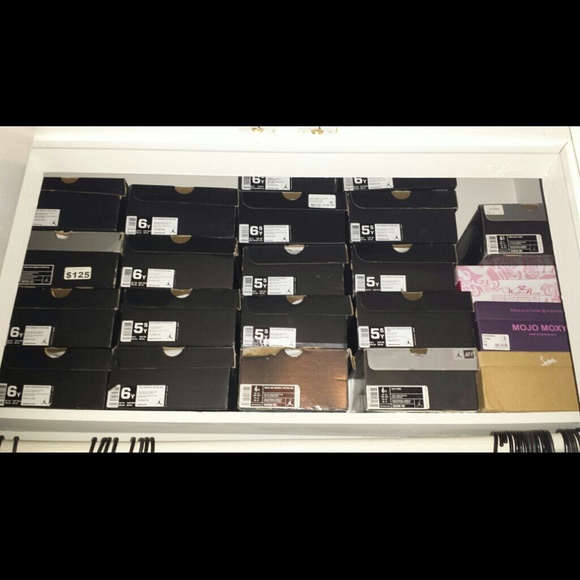 Plz read lots of sneakers,downsizing & upgrading - Picture 4 of 4