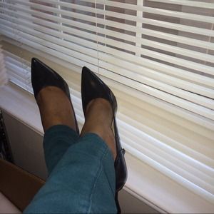 Enzo Black pointy toe pumps