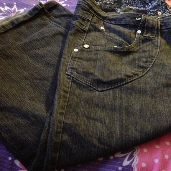 Capris ! - Picture 2 of 2