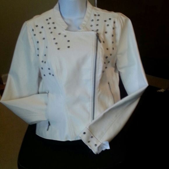 Large Cream junior jacket. - Picture 4 of 4