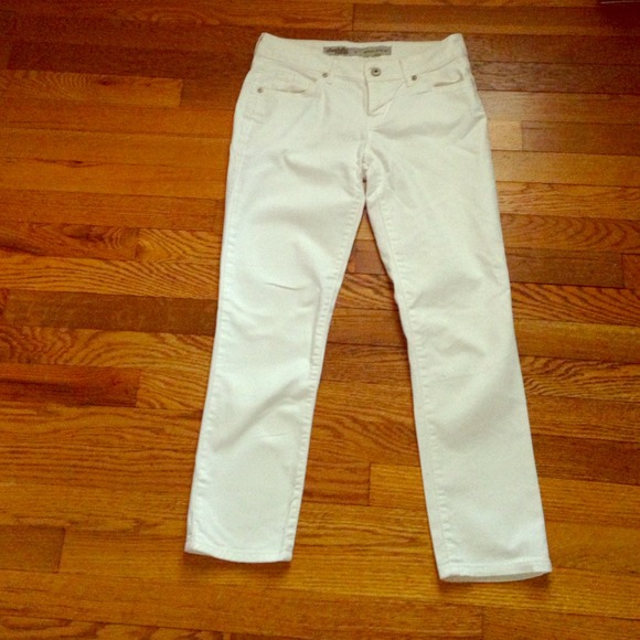 White denim Charlotte Russe skinny roll up crops