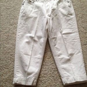 Eddie Bauer white Capri jeans size 16.