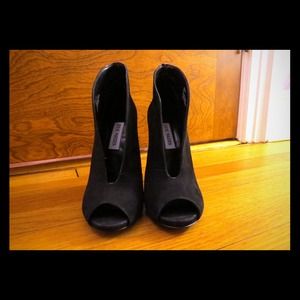 🌟Steve Madden "Stellth" Booties🌟