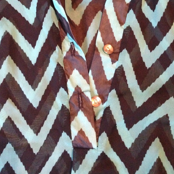 *Sold* Chevron Black & Turquoise Top - Picture 2 of 3