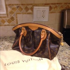💢SOLD💢🌺authentic Louis Vuitton  tivoli PM🌺👍